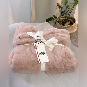 Indigo Faux Fur Throw in Rose